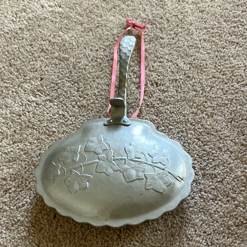 Everlast forged metal hinged pot